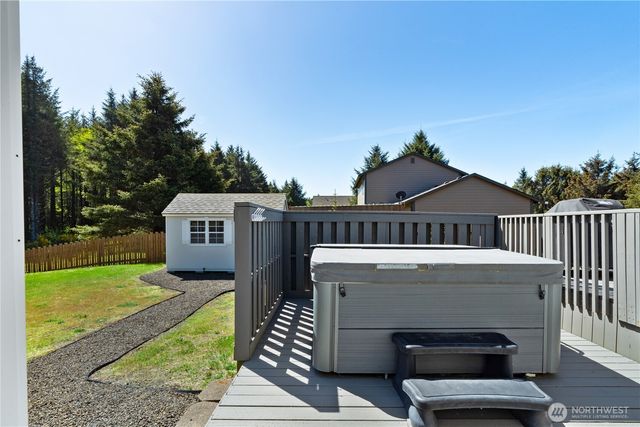 163 Ocean Boulevard, Ocean City, WA 98569