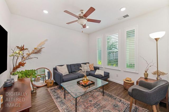 4324 Ocean Ln, Elk Grove, CA 95757