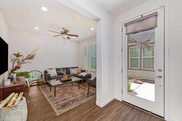 4324 Ocean Ln, Elk Grove, CA 95757