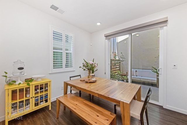 4324 Ocean Ln, Elk Grove, CA 95757