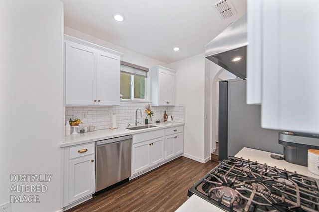 4324 Ocean Ln, Elk Grove, CA 95757