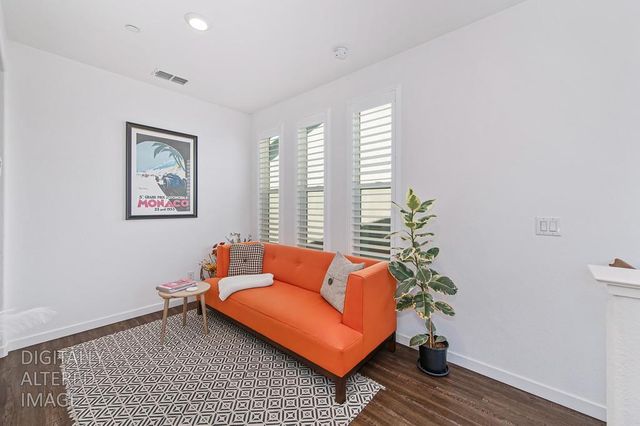 4324 Ocean Ln, Elk Grove, CA 95757