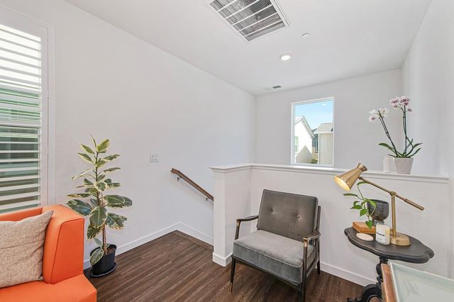 4324 Ocean Ln, Elk Grove, CA 95757