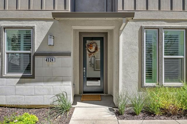 4324 Ocean Ln, Elk Grove, CA 95757