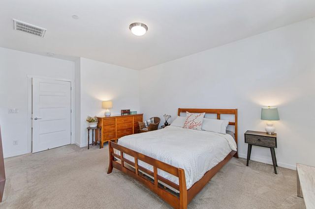 4324 Ocean Ln, Elk Grove, CA 95757