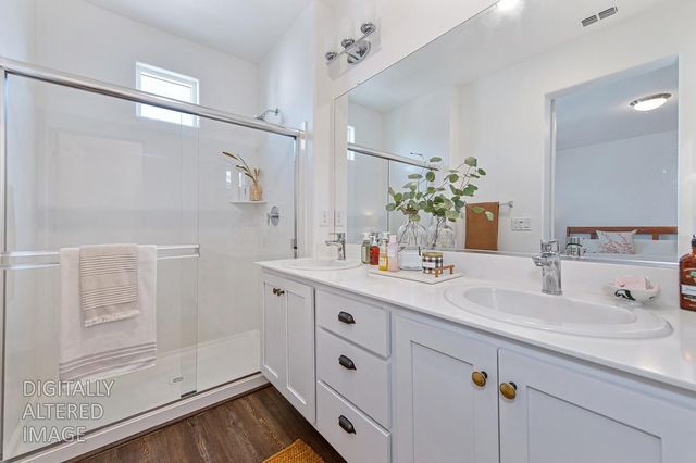 4324 Ocean Ln, Elk Grove, CA 95757