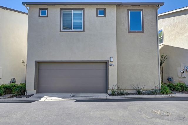 4324 Ocean Ln, Elk Grove, CA 95757