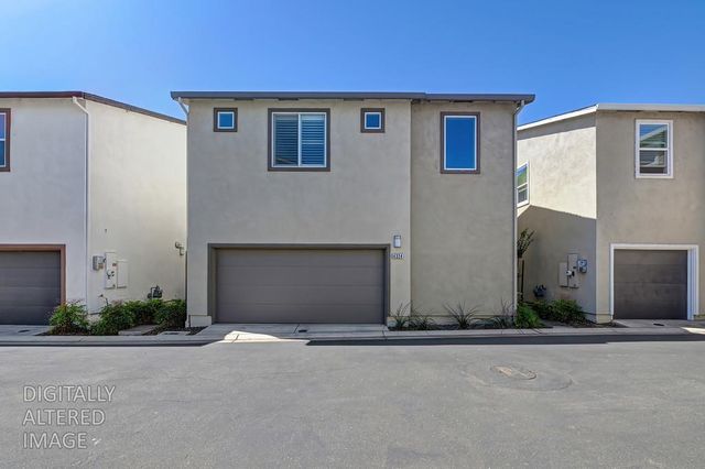 4324 Ocean Ln, Elk Grove, CA 95757