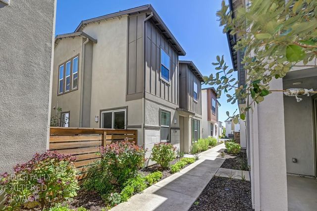 4324 Ocean Ln, Elk Grove, CA 95757
