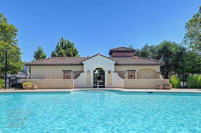 4324 Ocean Ln, Elk Grove, CA 95757