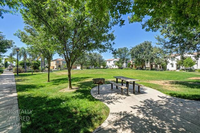 4324 Ocean Ln, Elk Grove, CA 95757