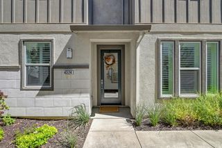 4324 Ocean Ln, Elk Grove, CA 95757