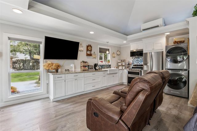 6603 Point Clear Drive, Houston, TX 77069