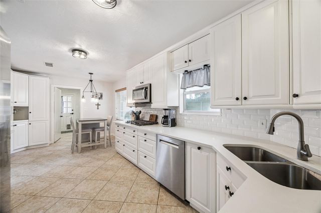 6603 Point Clear Drive, Houston, TX 77069