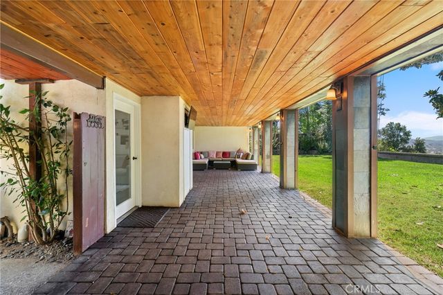 26096 Adamor Road, Calabasas, CA 91302