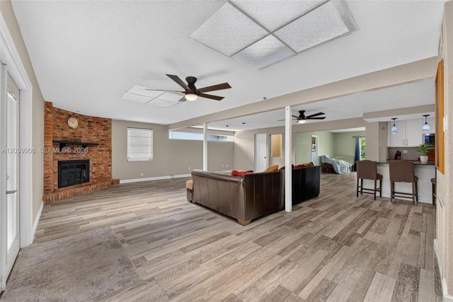 4831 NW 77th Ct, Pompano Beach, FL 33073