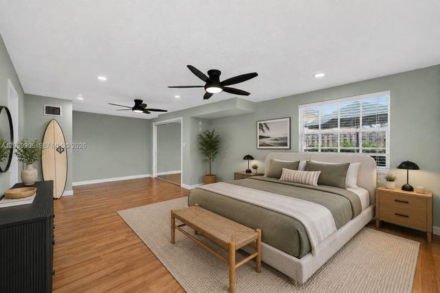 4831 NW 77th Ct, Pompano Beach, FL 33073