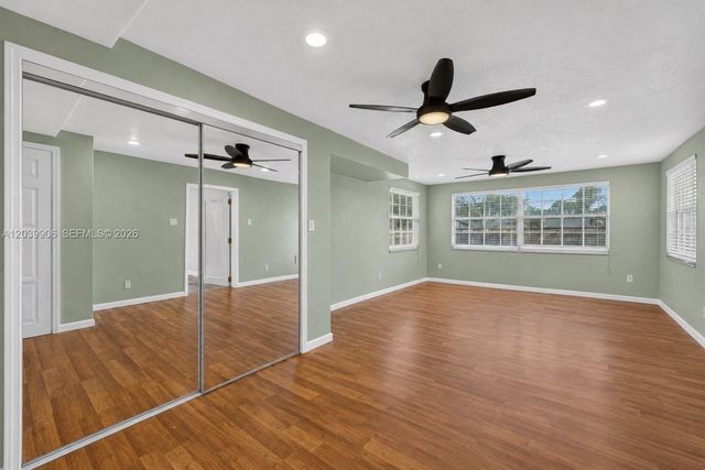 4831 NW 77th Ct, Pompano Beach, FL 33073
