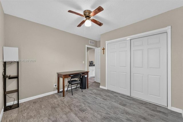 4831 NW 77th Ct, Pompano Beach, FL 33073