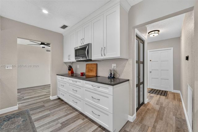 4831 NW 77th Ct, Pompano Beach, FL 33073