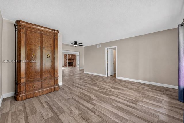 4831 NW 77th Ct, Pompano Beach, FL 33073