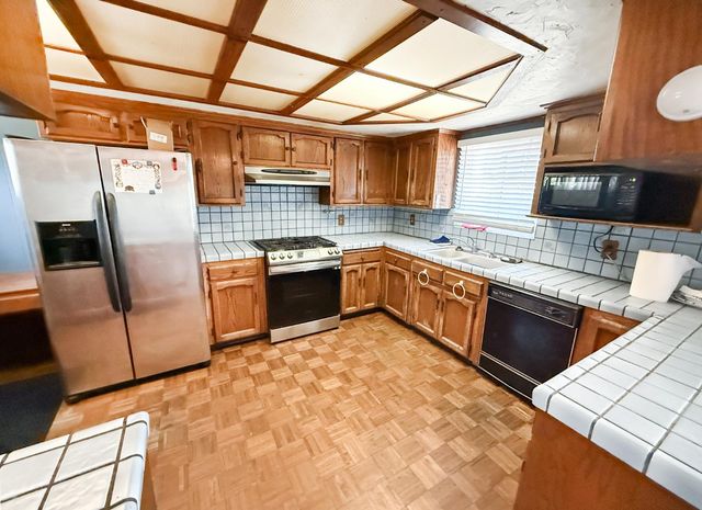 738 N Garden Avenue, Fresno, CA 93727