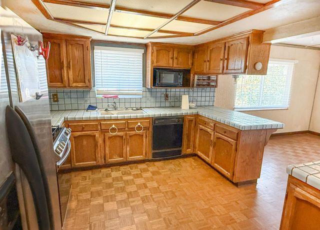 738 N Garden Avenue, Fresno, CA 93727