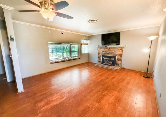 738 N Garden Avenue, Fresno, CA 93727