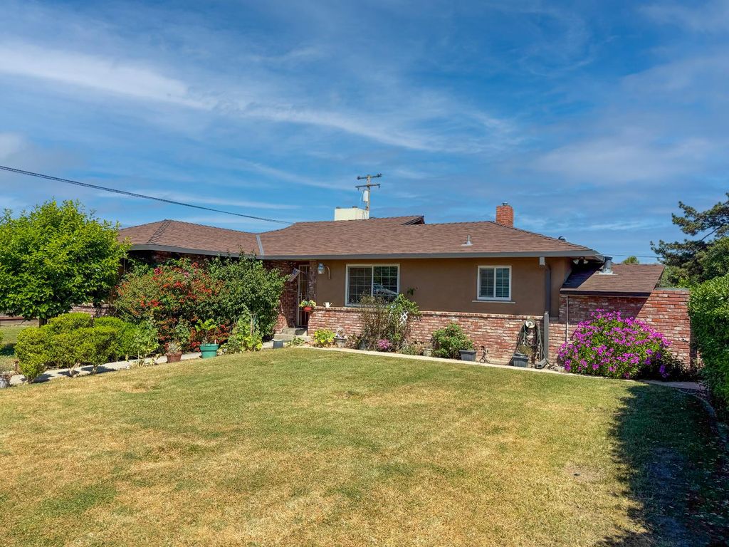 738 N Garden Avenue, Fresno, CA 93727