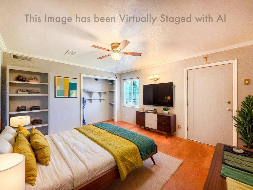 Image 14 of property listing at 738 N Garden Avenue, Fresno, CA 93727