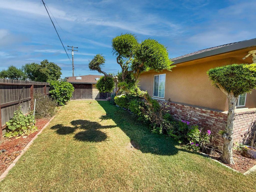 Image 23 of property listing at 738 N Garden Avenue, Fresno, CA 93727
