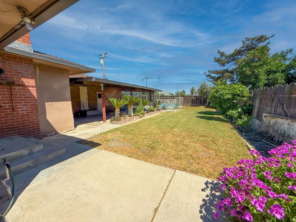 Image 24 of property listing at 738 N Garden Avenue, Fresno, CA 93727