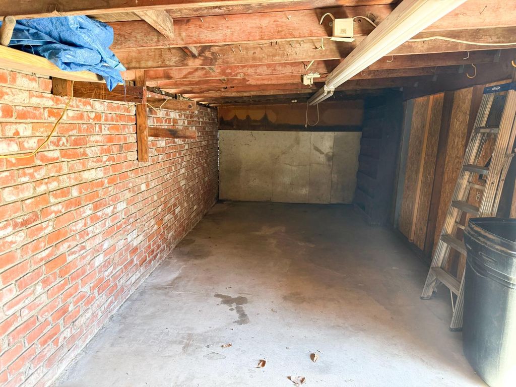 Image 29 of property listing at 738 N Garden Avenue, Fresno, CA 93727