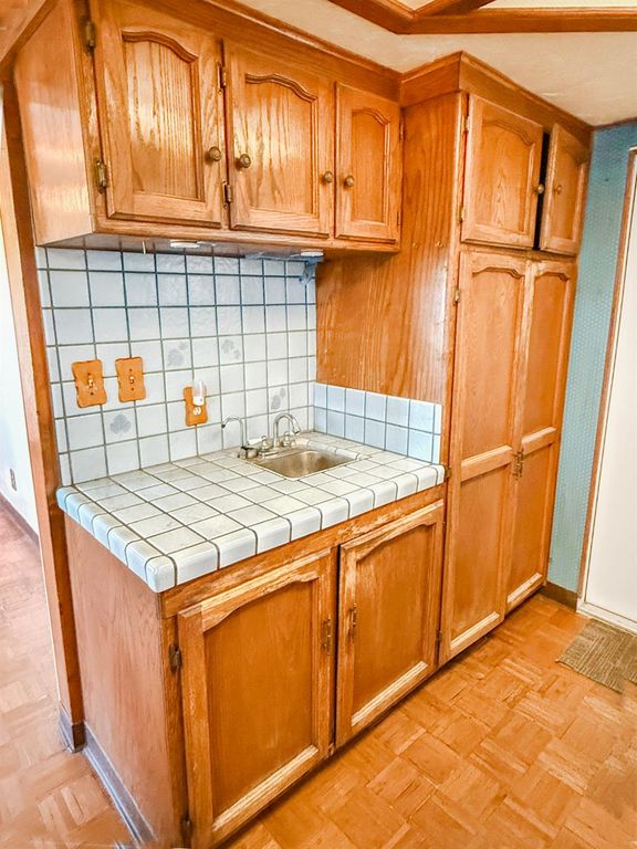 Image 6 of property listing at 738 N Garden Avenue, Fresno, CA 93727