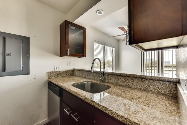 8180 Lemmon Avenue 103, Dallas, TX 75209