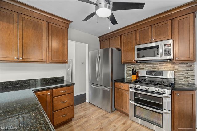 319 Erieview Boulevard, Sheffield Lake, OH 44054