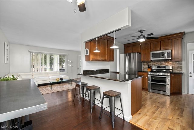 319 Erieview Boulevard, Sheffield Lake, OH 44054