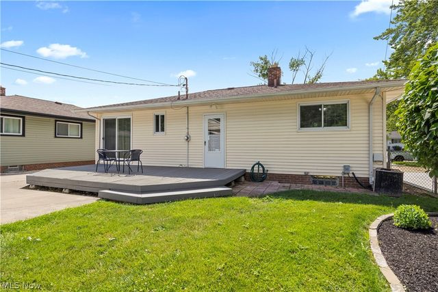 319 Erieview Boulevard, Sheffield Lake, OH 44054