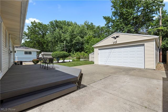 319 Erieview Boulevard, Sheffield Lake, OH 44054