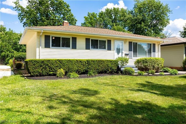 319 Erieview Boulevard, Sheffield Lake, OH 44054