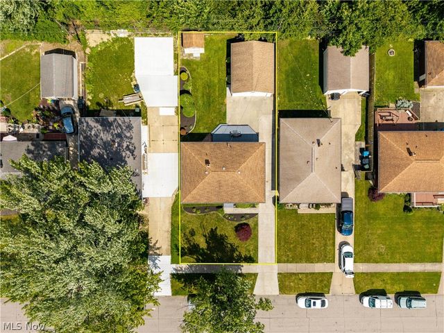 319 Erieview Boulevard, Sheffield Lake, OH 44054