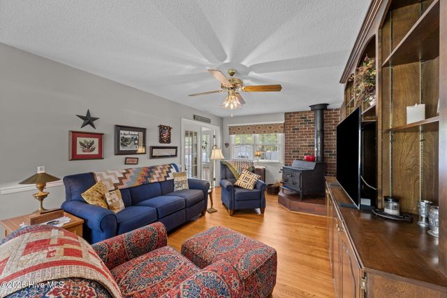 3020 Red Fox Road, Trent Woods, NC 28562