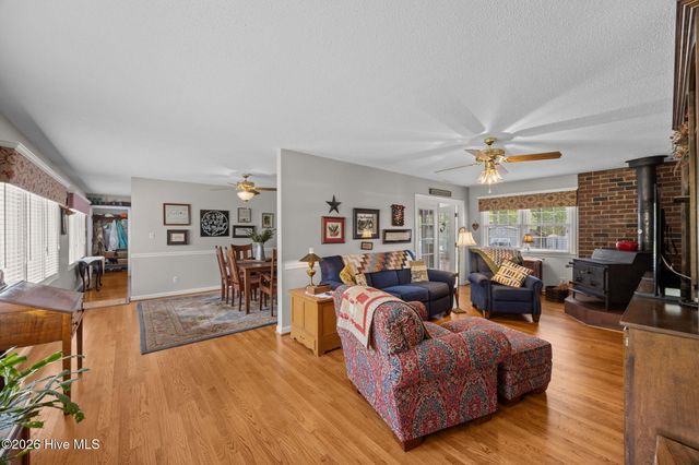 3020 Red Fox Road, Trent Woods, NC 28562