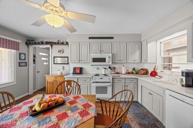 3020 Red Fox Road, Trent Woods, NC 28562