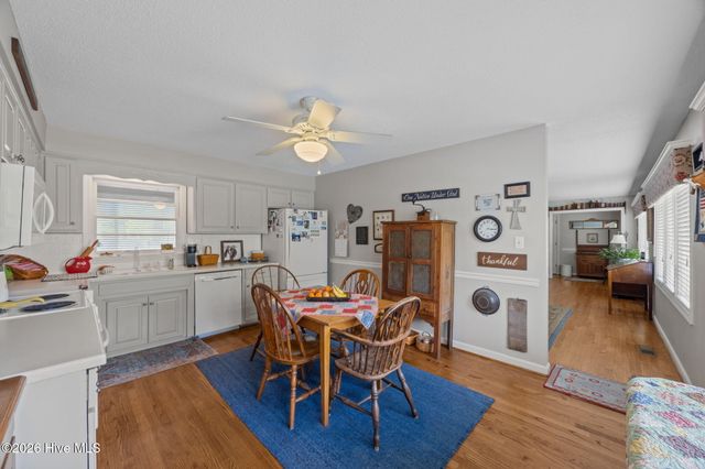 3020 Red Fox Road, Trent Woods, NC 28562