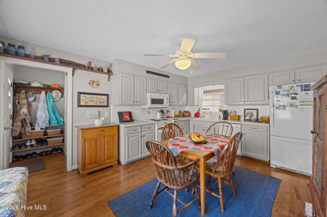 3020 Red Fox Road, Trent Woods, NC 28562