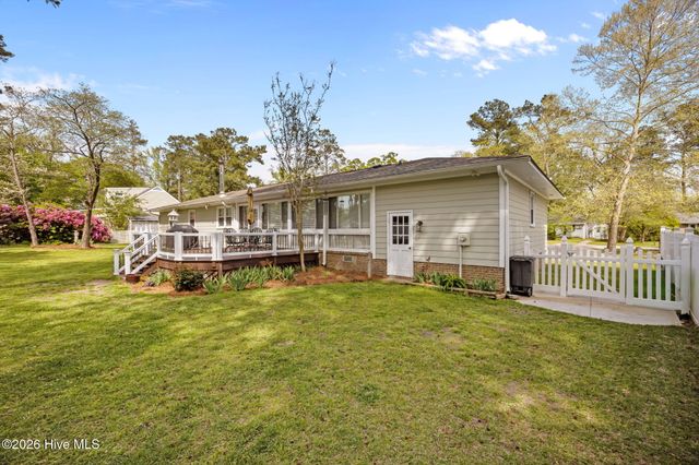 3020 Red Fox Road, Trent Woods, NC 28562