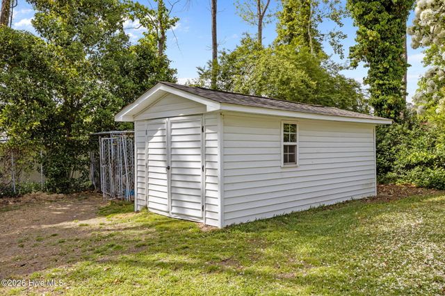 3020 Red Fox Road, Trent Woods, NC 28562