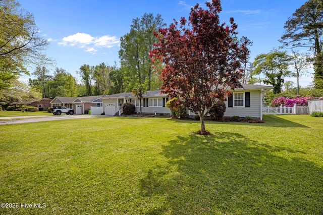 3020 Red Fox Road, Trent Woods, NC 28562