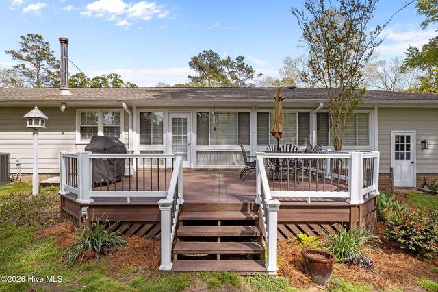 3020 Red Fox Road, Trent Woods, NC 28562